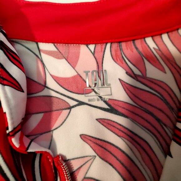 Sleeveless Red & White Summer Leaves Golf Top By Tail With UPF 50 Protection  S - Picture 6 of 10